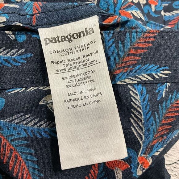 PATAGONIA Short Sleeve Hawaiian Shirt With Mushrooms - Picture 6 of 6